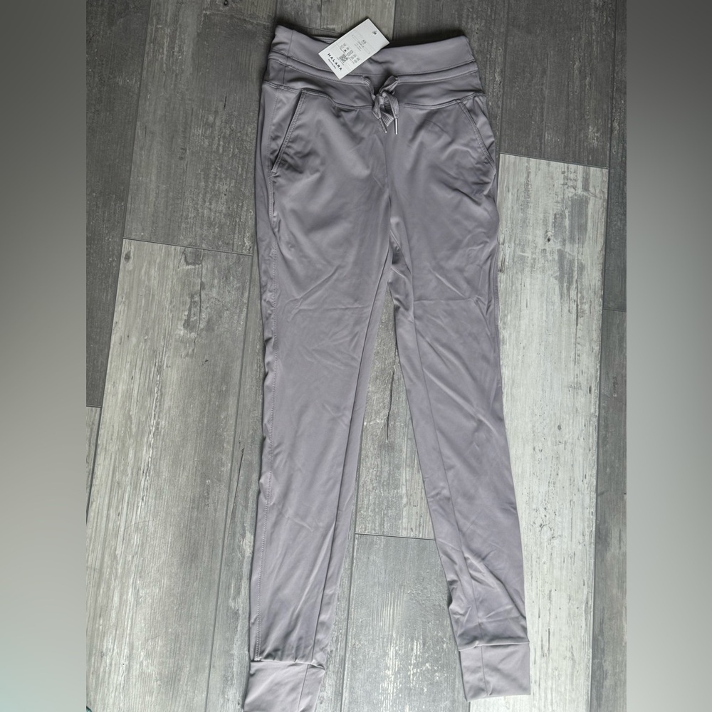 Halara cloudful air jogger style leggings size XS NWT